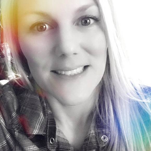 Meet your Posher, Jenn - Picture 1 of 1